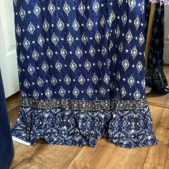 Maxi Dress - Size 6 - Picture 3 of 7